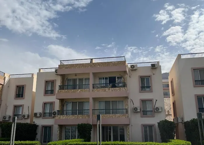 La Siesta 3br Family Pool And Sea View Apartment Ain Sukhna